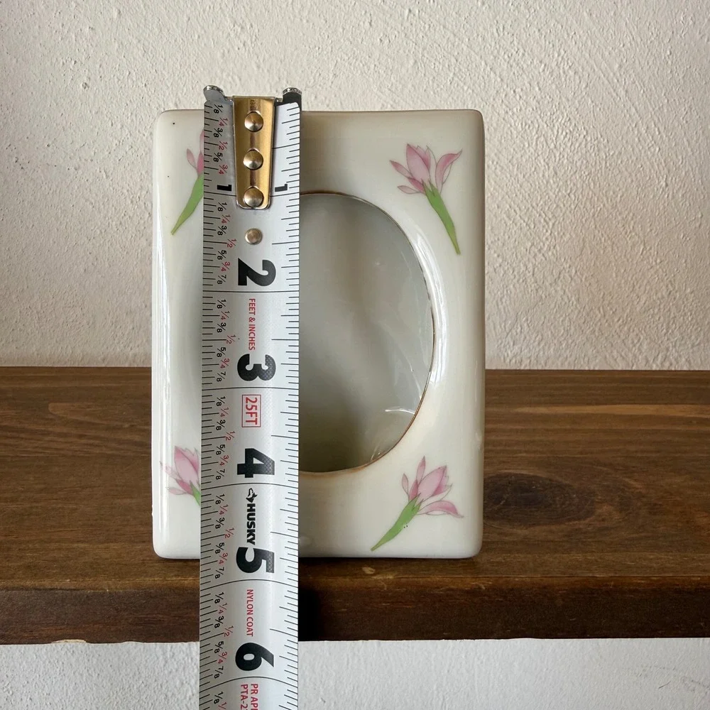 N/A white porcelain
